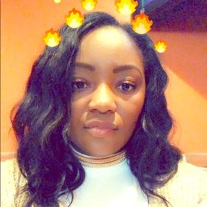 Meet your Posher, Claudia